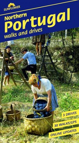 Northern Portugal Sunflower Walking Guide 5e: 30 long and short walks and 3 car tours (Sunflower Guides) - Paul Burton [KSIĄŻKA]