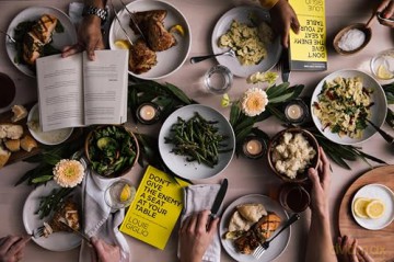 Don't Give the Enemy a Seat at Your Table Bible Study Guide plus Streaming Video: It's Time to Win the Battle of Your Mind - Louie Giglio [KSIĄŻKA]