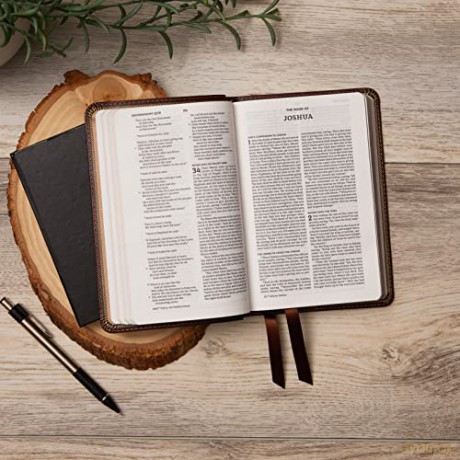 NKJV, Thinline Bible, Compact, Leathersoft, Black, Red Letter, Comfort Print: Holy Bible, New King James Version - Thomas Nelson [KSIĄŻKA]