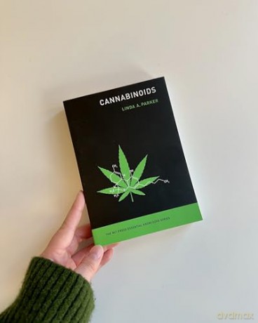 Cannabinoids (MIT Press Essential Knowledge) - Linda A. Parker [KSIĄŻKA]