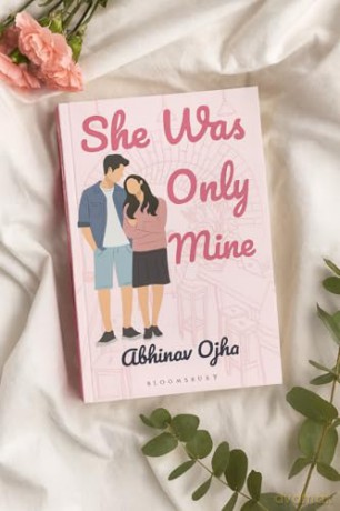 She Was Only Mine:A True Love Story Adapted into Fiction - Ojha Abhinav [KSIĄŻKA]