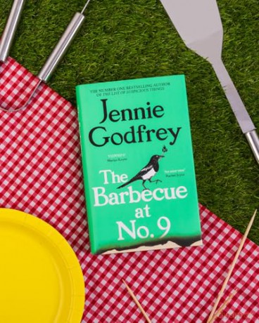 The Barbecue at No.9: The new Sunday Times bestseller - Jennie Godfrey [KSIĄŻKA]