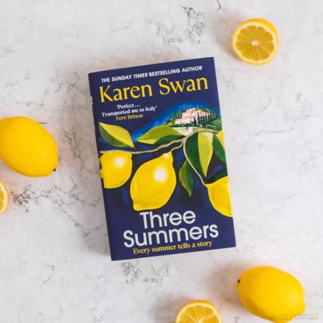 Three Summers: Escape to Italy in this sweeping and romantic historical novel by the Sunday Times bestselling author - Karen Swan [KSIĄŻKA]