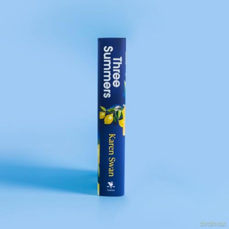 Three Summers: Escape to Italy in this sweeping and romantic historical novel by the Sunday Times bestselling author - Karen Swan [KSIĄŻKA]
