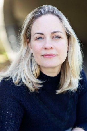 Very Slowly All at Once: The tense and gripping psychological suspense thriller debut for 2026 perfect for fans of Alice Feeney - Lauren Schott [KSIĄŻKA]