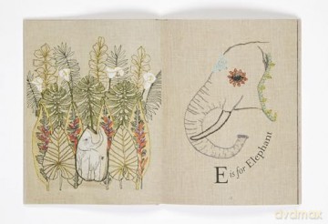 ABC: An Animal Alphabet Adventure - Stephanie Housely [KSIĄŻKA]