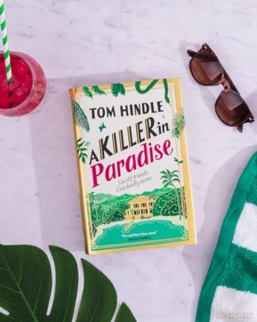 A Killer in Paradise: An escapist new murder mystery from the Sunday Times bestselling crime author - Tom Hindle [KSIĄŻKA]
