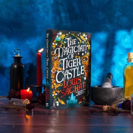 The Magician of Tiger Castle: the highly anticipated debut adult novel from the international bestselling author - Louis Sachar [KSIĄŻKA]
