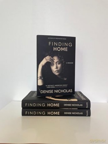 Finding Home: A Memoir - Denise Nicholas [KSIĄŻKA]