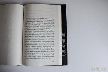 Bottom of the Pyramid: A Memoir of Persevering, Dancing for Myself, and Starring in My Own Life - Nia Sioux [KSIĄŻKA]