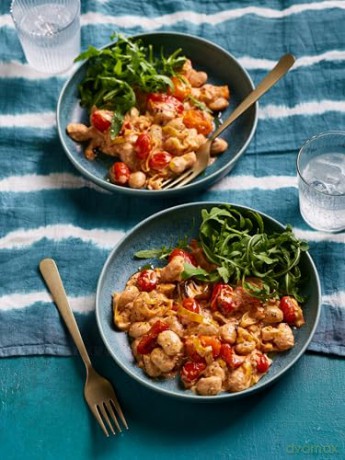 The Ultimate Air Fryer Cookbook 15 Minute Feasts: Quick, easy and delicious air fryer family meals from the Sunday Times bestselling author - Clare Andrews [KSIĄŻKA]