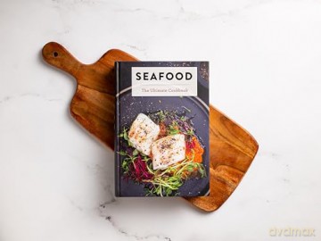 Seafood: The Ultimate Cookbook [KSIĄŻKA]