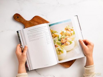 Seafood: The Ultimate Cookbook [KSIĄŻKA]