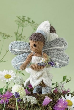 Crochet Fairy Tales: Cottage Stories: Over 40 enchanting patterns - Kerry Lord [KSIĄŻKA]
