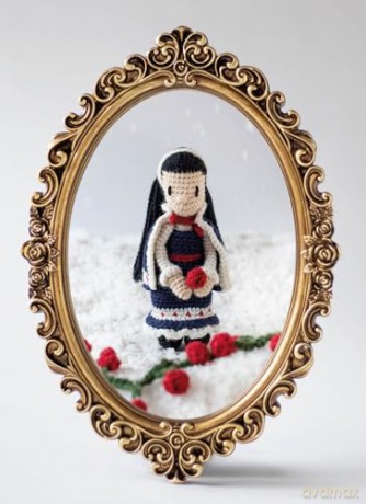 Crochet Fairy Tales: Cottage Stories: Over 40 enchanting patterns - Kerry Lord [KSIĄŻKA]