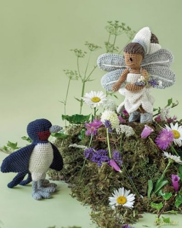 Crochet Fairy Tales: Cottage Stories: Over 40 enchanting patterns - Kerry Lord [KSIĄŻKA]