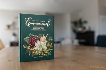 Emmanuel: An Invitation to Prepare Him Room at Christmas and Always - Ruth Chou Simons [KSIĄŻKA]