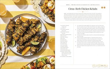 Crowded Kitchen: No-Fuss Drinks, Dinners, Desserts, and More for Every Type of Gathering - Lexi Harrison [KSIĄŻKA]