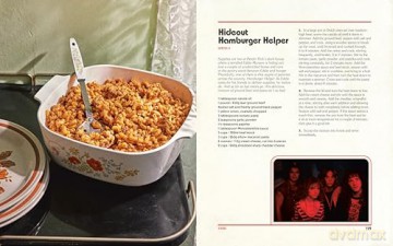 The Official Stranger Things Cookbook: Recipes from Hawkins and Beyond - Joshua David Stein [KSIĄŻKA]