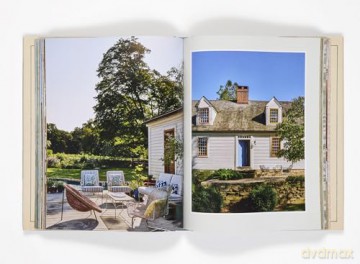 The Summer House: Lakeside Cottages, Seaside Retreats, and Country Idylls - Jaci Conry [KSIĄŻKA]