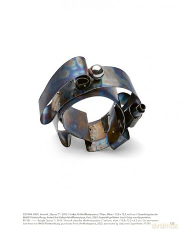 From Louise Bourgeois to Yoko Ono: Jewellery by Female Artists [KSIĄŻKA]