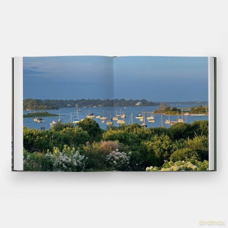 Summer by the Sea: Cottages from Watch Hill to Little Compton - Thomas A. Kligerman [KSIĄŻKA]