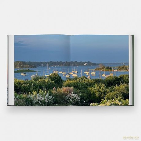 Summer by the Sea: Cottages from Watch Hill to Little Compton - Thomas A. Kligerman [KSIĄŻKA]