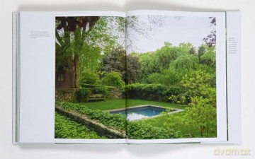 A Moment In Time: Designing a Country Garden - Kathryn Herman [KSIĄŻKA]