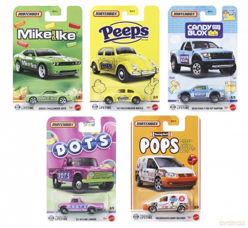 Matchbox Candy Samochodzik Licencja Asortyment Metalowych Pojazdów W Skali 1 64 z Dekoracjami Nawiązującymi Do Popularnych Marek SŁodyczy Mix Hvv75 Wb10