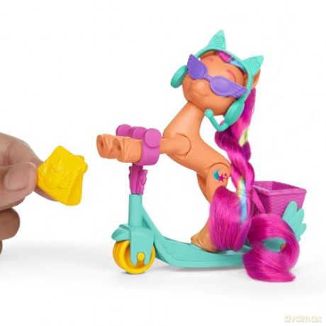 Hasbro My Little Pony Sunny Starscout Rolling Scooter F8737