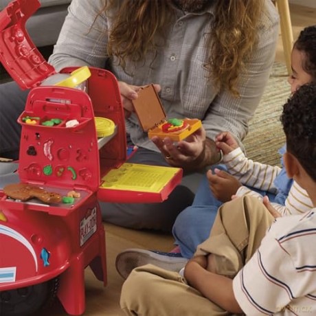Hasbro PlayDoh Pizza Delivery Scooter Playset F8803