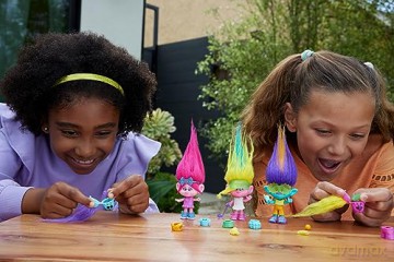 Mattel Trolls Band Together Yellow Hair Pop HNF11