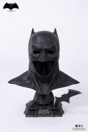 Justice League: Batman v Superman: Dawn of Justice Replica 1/1 Batman Cowl 51 cm [FIGURKA]