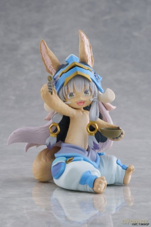 Made in Abyss Desktop Cute PVC Figure Nanachi (Mealtime ver.) 13 cm [FIGURKA]