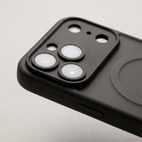Nakładka Mag Matt do iPhone 13 6,1" czarna camera protection