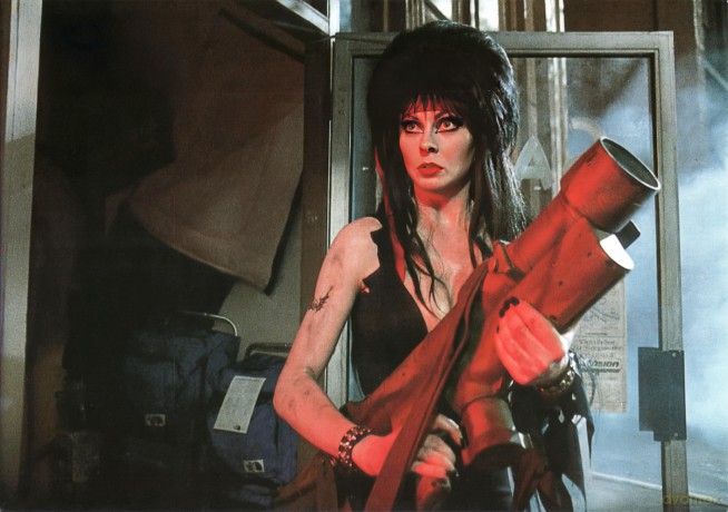 Elvira - Herrscherin der Dunkelheit (inkl. Elvira's Haunted Hills) [Blu-Ray]
