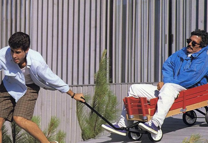 Immer Ärger mit Bernie (Weekend at Bernie's) Kultige 80er Komödie mit schwarzem Humor von Ted Kotcheff - legendärer Filmklassiker [DVD]