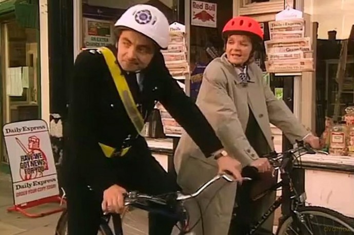 Inspektor Fowler (Härter als die Polizei erlaubt) Die komplette 14-teilige Kult Comedy-Serie mit Rowan Atkinson (bekannt als Mr. Bean) [DVD]
