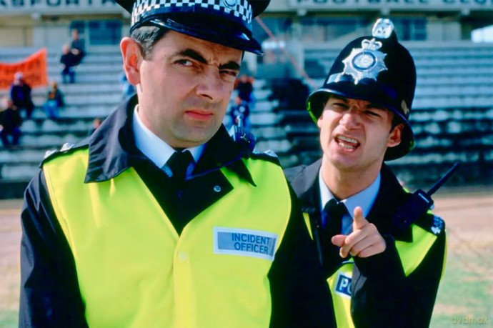 Inspektor Fowler (Härter als die Polizei erlaubt) Die komplette 14-teilige Kult Comedy-Serie mit Rowan Atkinson (bekannt als Mr. Bean) [DVD]