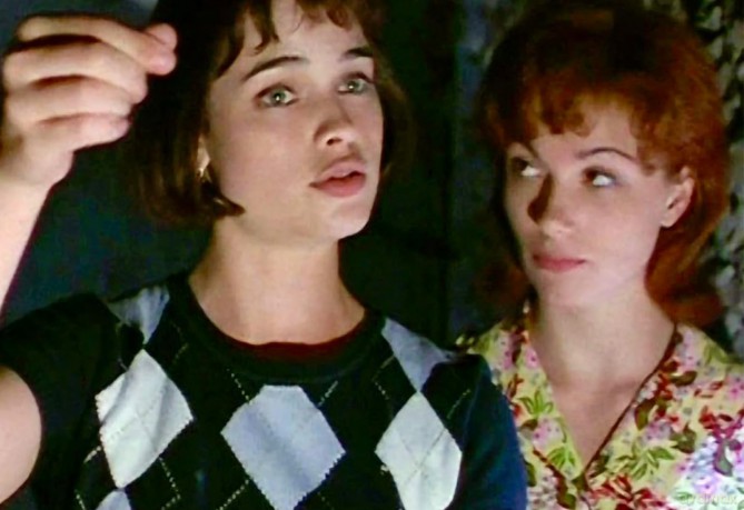 Nancy Drew - Komplettbox 13 Episoden Mystery Serie nach Buchreihe Detektiv Klassiker 90er Jugendserie 2 Discs WME Home Entertainment [DVD]