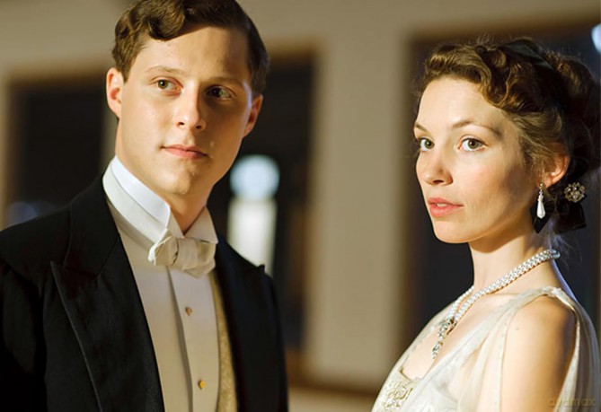 Titanic - Der komplette Zweiteiler Historien Drama Katastrophenfilm vom Downton Abbey Autor Julian Fellowes 2012 (HISTORY MOVIES by WME Home Entertainment) [DVD]