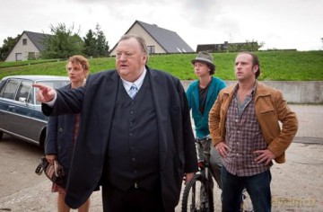Der Dicke - Die Komplette Serie auf 11s - Komplettbox mit allen Staffeln der fesselnden Serie um Anwalt Gregor Ehrenberg - Ideal für Serienliebhaber (DVD-Box) [DVD]