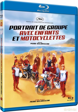Portrait de groupe avec enfants et motocyclettes [Blu-Ray]
