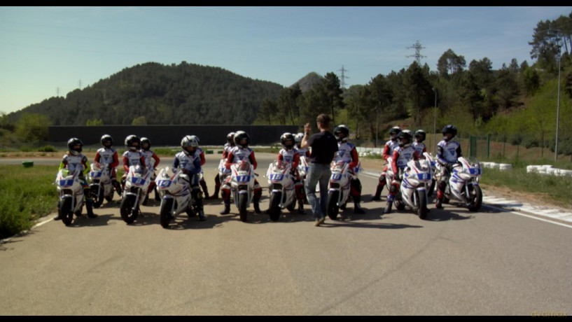 Portrait de groupe avec enfants et motocyclettes [Blu-Ray]