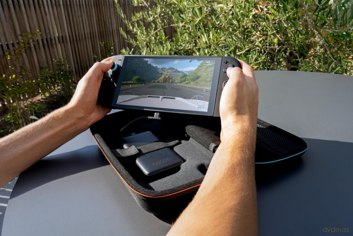 Nacon - Charger Case - Switch 2