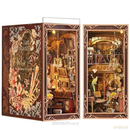 Model Art Nouveau