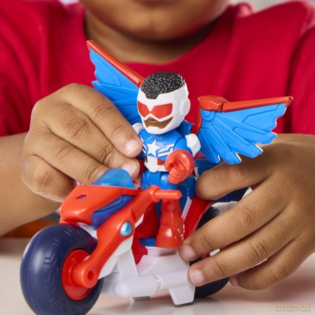 Hasbro Marvel: Iron Man And His Awesome Friends - Captain America:Sam Wilson Super Bike Vehicle (G2691)