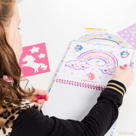 Totum: Unicorn -Designer Activity Book (TT071582)