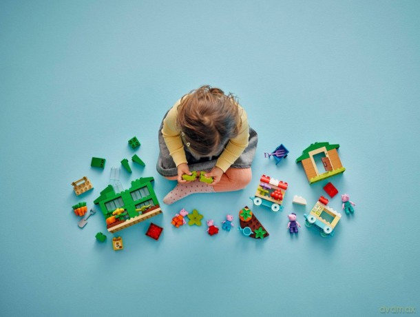 LEGO DUPLO Peppa Pig Ogród i szklarnia Dziadka świnki (10461) [KLOCKI]
