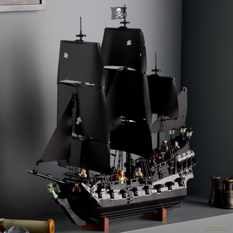 LEGO Icons Statek piracki kapitana Jacka Sparrowa (10365) [KLOCKI]